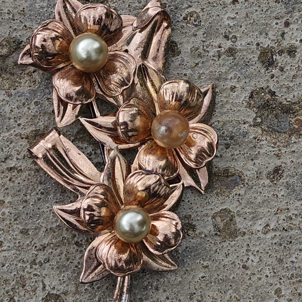 Large vintage sterling silver flower pin brooch faux pearls gold tone floral - Picture 8 of 10
